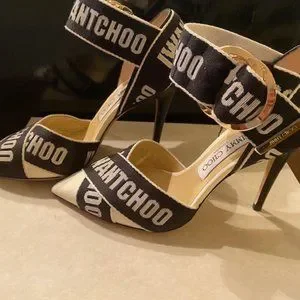 Jimmy★Choo(セールで嬉しい再入荷)絶対欲しいPraise/Nude7cm Jimmy☆Choo(セールで嬉しい再入荷)絶対欲しいPraise/Nude7cm 靴
